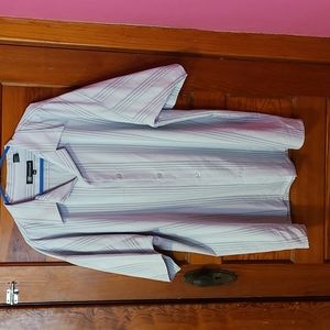 Men's Montique Short Sleeve Buttdown Light Blue Dress Shirt. Size XXL